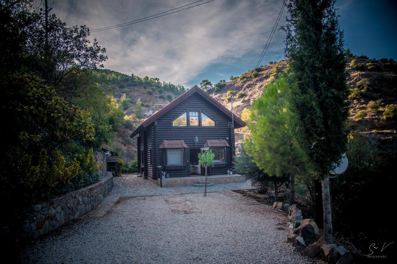 *2 Bdr Log House /Mountains/Queen Bed/Fireplace Gourri Exterior foto
